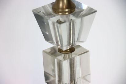 Lampe à fut composée de cubes en verre banc.
Tige...