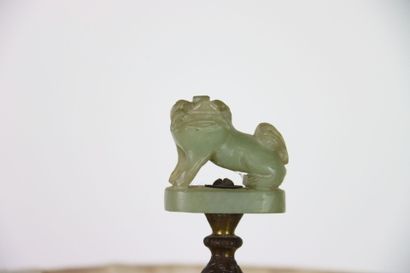 Asie. Travail du XXe siècle. Lampe en bronze...