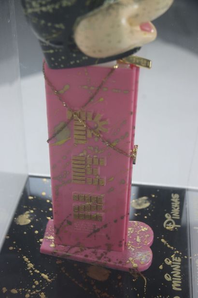 PINKHAS (Né en 1975)

Gold Minnie
Pièce unique...