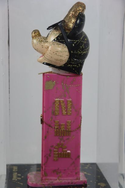 PINKHAS (Né en 1975)

Gold Minnie
Pièce unique...