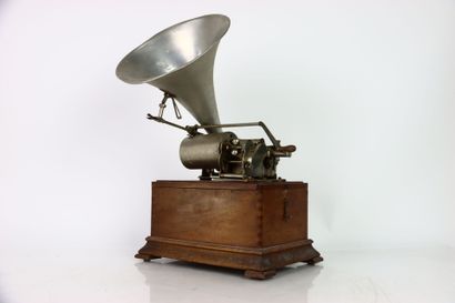 Phonographe à cylindre, de marque 