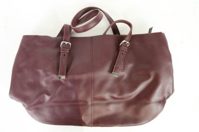 Réunion d'un sac en cuir fermeture en métal...