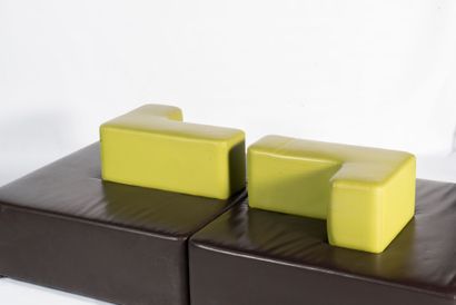 STEELCASE

Suite de deux chauffeuses cubiques...