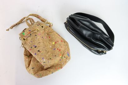 Sandro Paris.
Pochette en tissus imprimé...