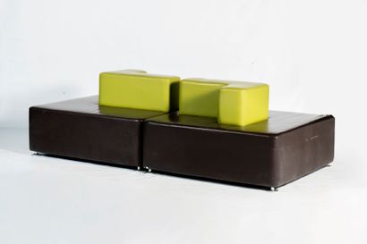 STEELCASE

Suite de deux chauffeuses cubiques...