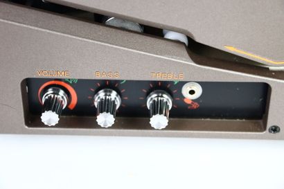 EIKI
Projecteur de cinéma
Modèle Super SLim...