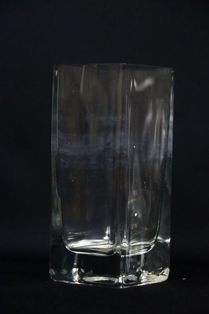 Val Saint-Lambert.
Vase en cristal taillé.
Signé...