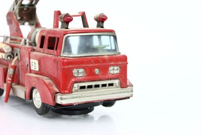 BANDAI.
Camion de pompier FORD 