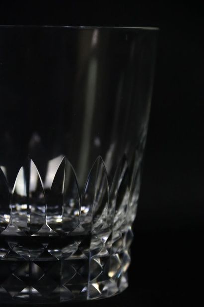 BACCARAT.
Verre à glaçon en cristal taillé
Modèle...