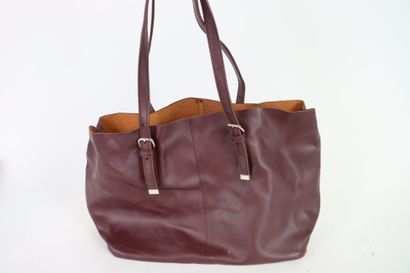 Réunion d'un sac en cuir fermeture en métal...