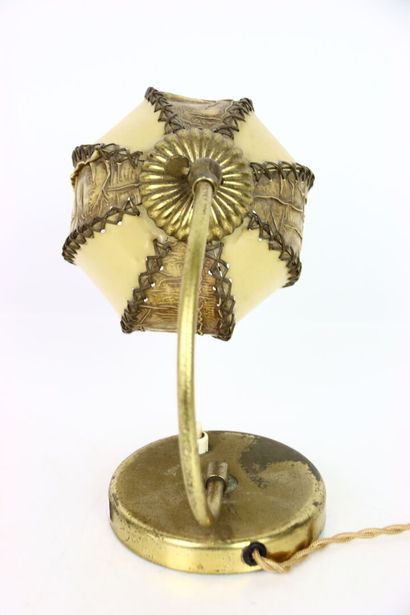 Lampe à poser en métal doré l'abat jour en...