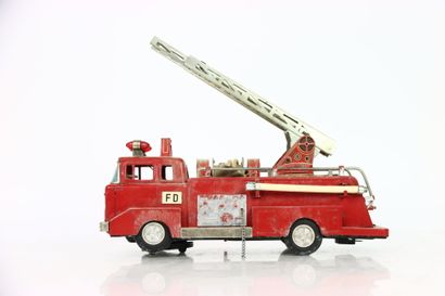 BANDAI.
Camion de pompier FORD 