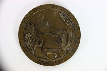Réunion de 6 médailles :
- Médaille commémorative...