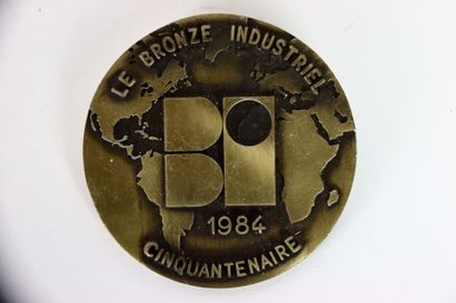 Réunion de 6 médailles :
- Médaille commémorative...