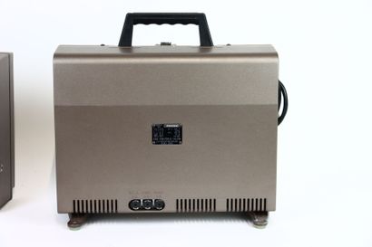 EIKI
Projecteur de cinéma
Modèle Super SLim...
