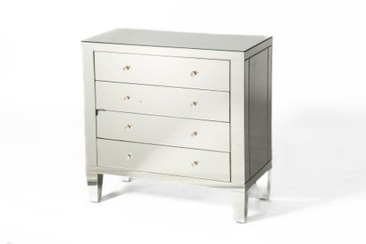 TRAVAIL DU XXème siècle.

Commode en miroir...