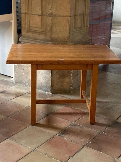 Rectangular oak refectory table on four legs...