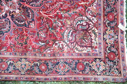Important Heriz - Iran
Vers 1975
Velours...