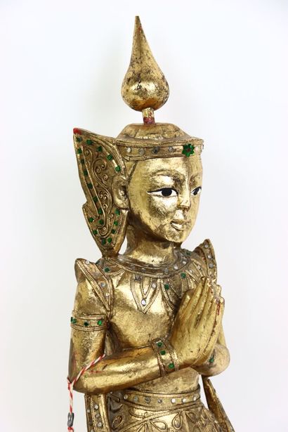 Thaïlande.
Sculpture en bois doré figurant...