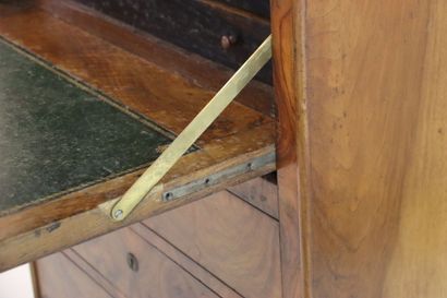 Secrétaire en bois et placage d'acajou flammé,...