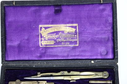Trousse nécessaire de chirurgien en cuir...