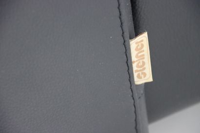 ROCHE BOBOIS (dans le goût)
Un canapé deux...