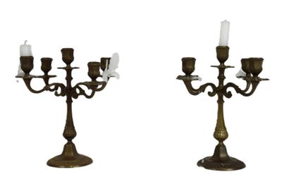 Paire de chandeliers en bronze à quatre lumières...