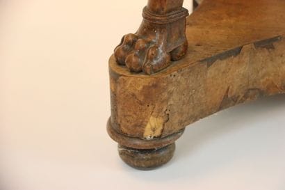 Console en bois et bois de placage, dessus...