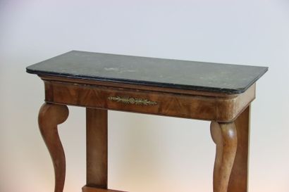Console en bois et bois de placage, dessus...