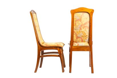 Travail de l'école de Nancy.
Paire de chaises...