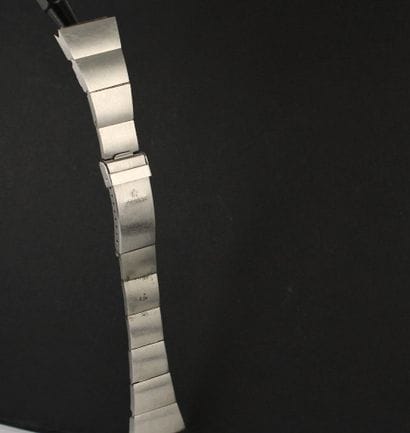 ETERNA-MATIC
Bracelet en acier lobster.
Entrecorne...