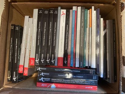 Réunion de deux cartons de catalogues de...