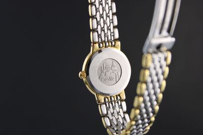 OMEGA 
Montre de dame deux tons. Boitier...