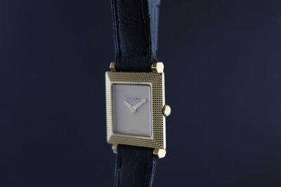BOUCHERON Carré réf. AK 421675
Montre bracelet...
