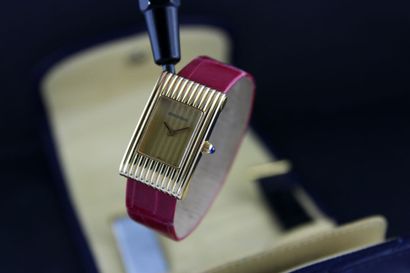 BOUCHERON Reflet réf. AE 12706
Montre bracelet...