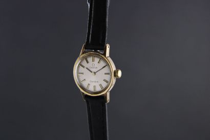 OMEGA réf. 511.0451
Montre bracelet de dame...