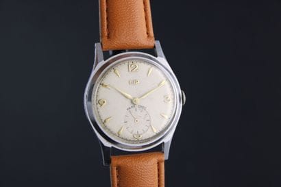LIP R25
Montre bracelet en acier. 
Cadran...