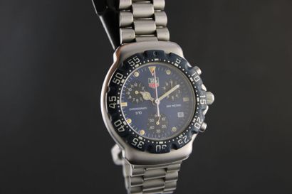 TAG HEUER réf. CA1210-RO
Montre chronographe...