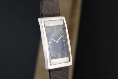 YEMA 1970s
Montre bracelet en argent. Boitier...
