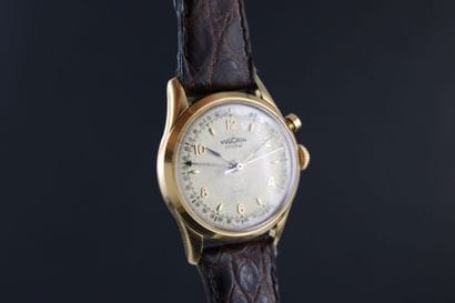 VULCAIN Cricket
Montre bracelet en or jaune...