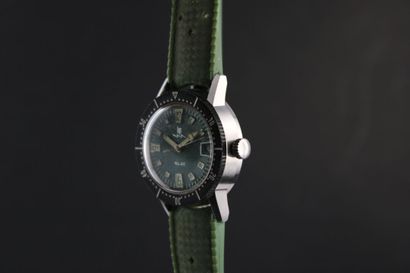 LIP N.L 80
Montre de dame en acier. Boitier...