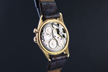 VULCAIN Cricket
Montre bracelet en or jaune...