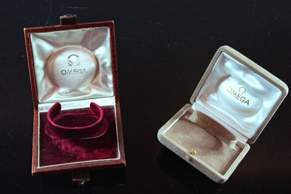 OMEGA
Réunion de deux écrins des années 1940....