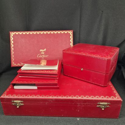 CARTIER
Réunion d'écrin pour montre, carré...