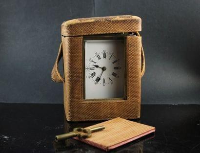 ANONYME
Pendule d'officier en métal argenté...