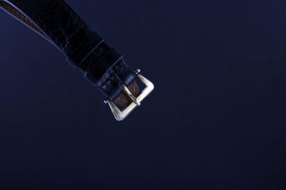 ROLEX Précision
Montre en or rose 18k. Boitier...