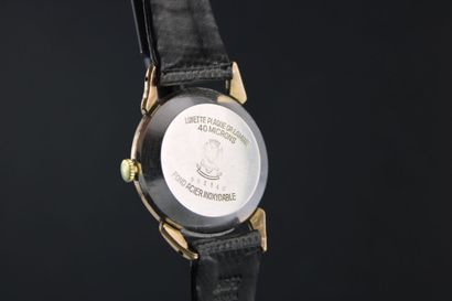 LIP Elgiloy
Montre bracelet plaqué or. Boitier...