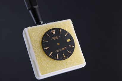 ROLEX Date 
Cadran noir mat sigma avec index...