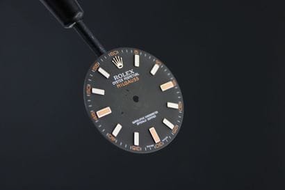 ROLEX 
Cadran noir Milgauss pour référence...