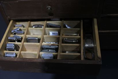 Layette d'horloger avec boitiers neufs de...
